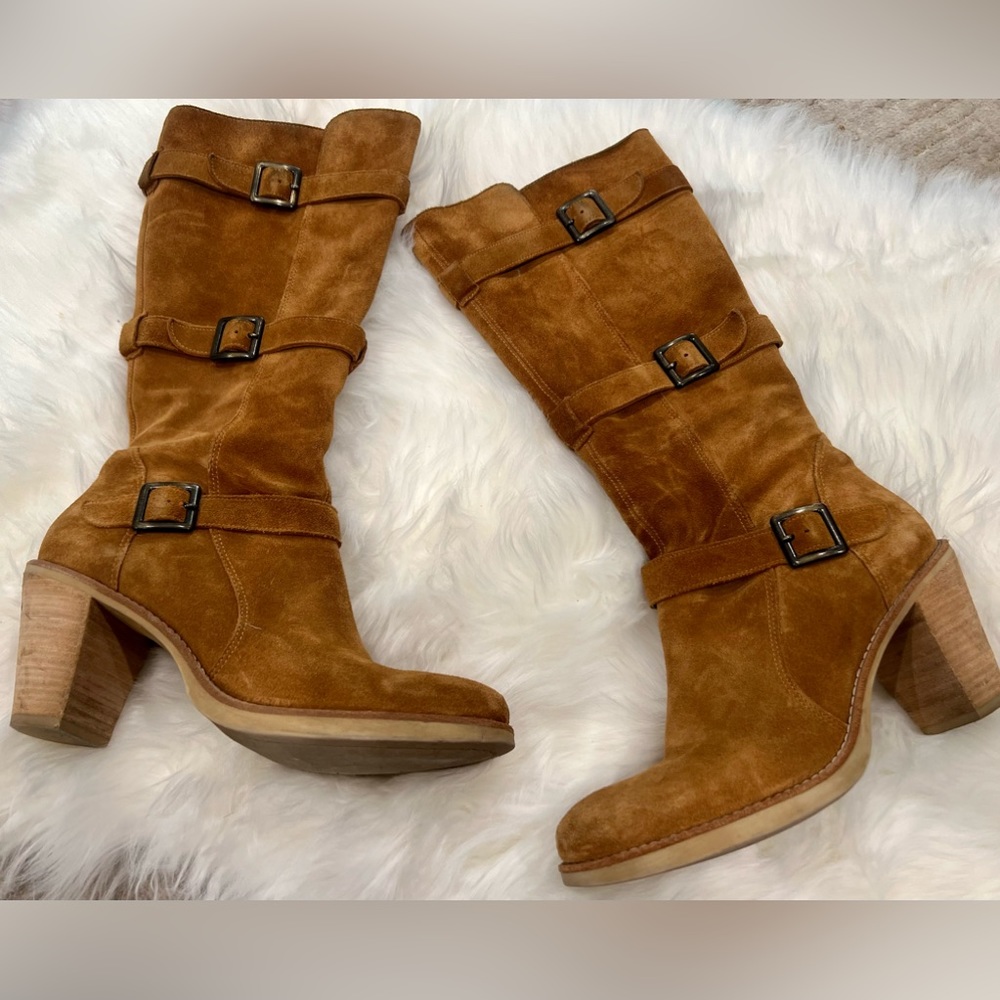 Women’s suede Via Spiga zipper boots .